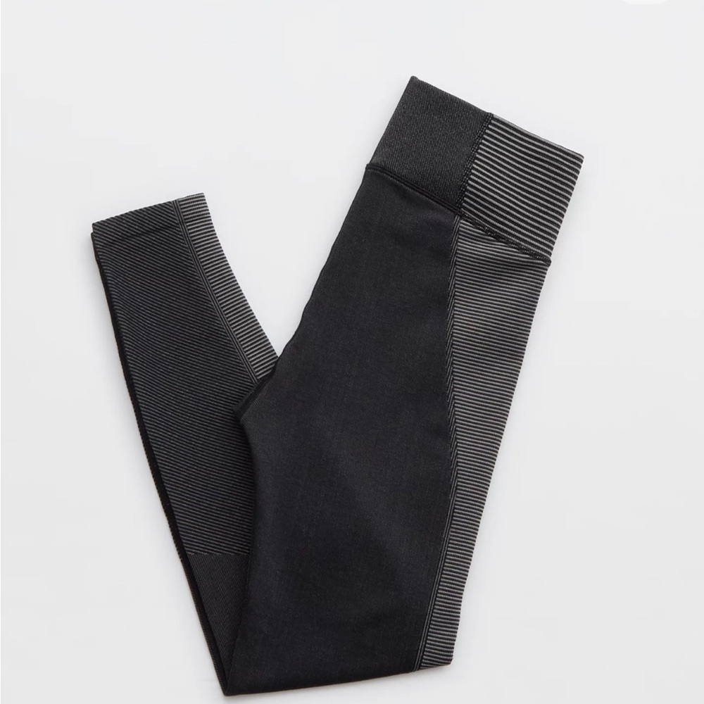 OFFLINE By Aerie Seamless High Waisted gray Two Tone Legging size Small
